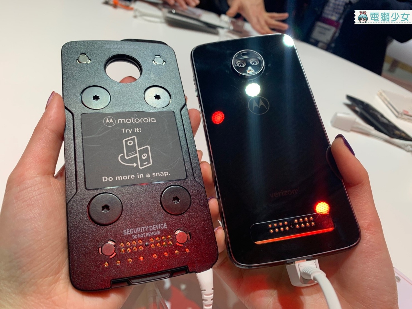 Moto Z系列5G背蓋模組 裝上去就可以變成5G手機！