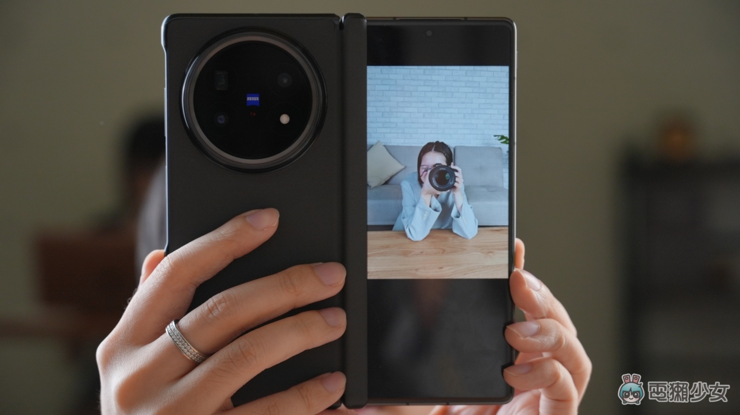 vivo X Fold5 開箱體驗：摺疊機也能又輕又強勁 蔡司鏡頭拍起來太好看了！