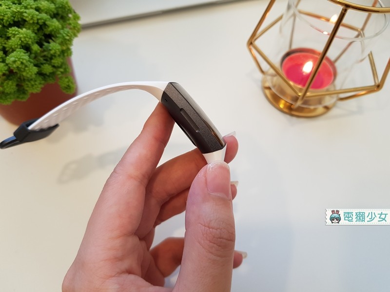 開箱｜電力能撐七天！『 Fitbit Charge 3 』可帶去游泳也能使用一卡通的健康手環