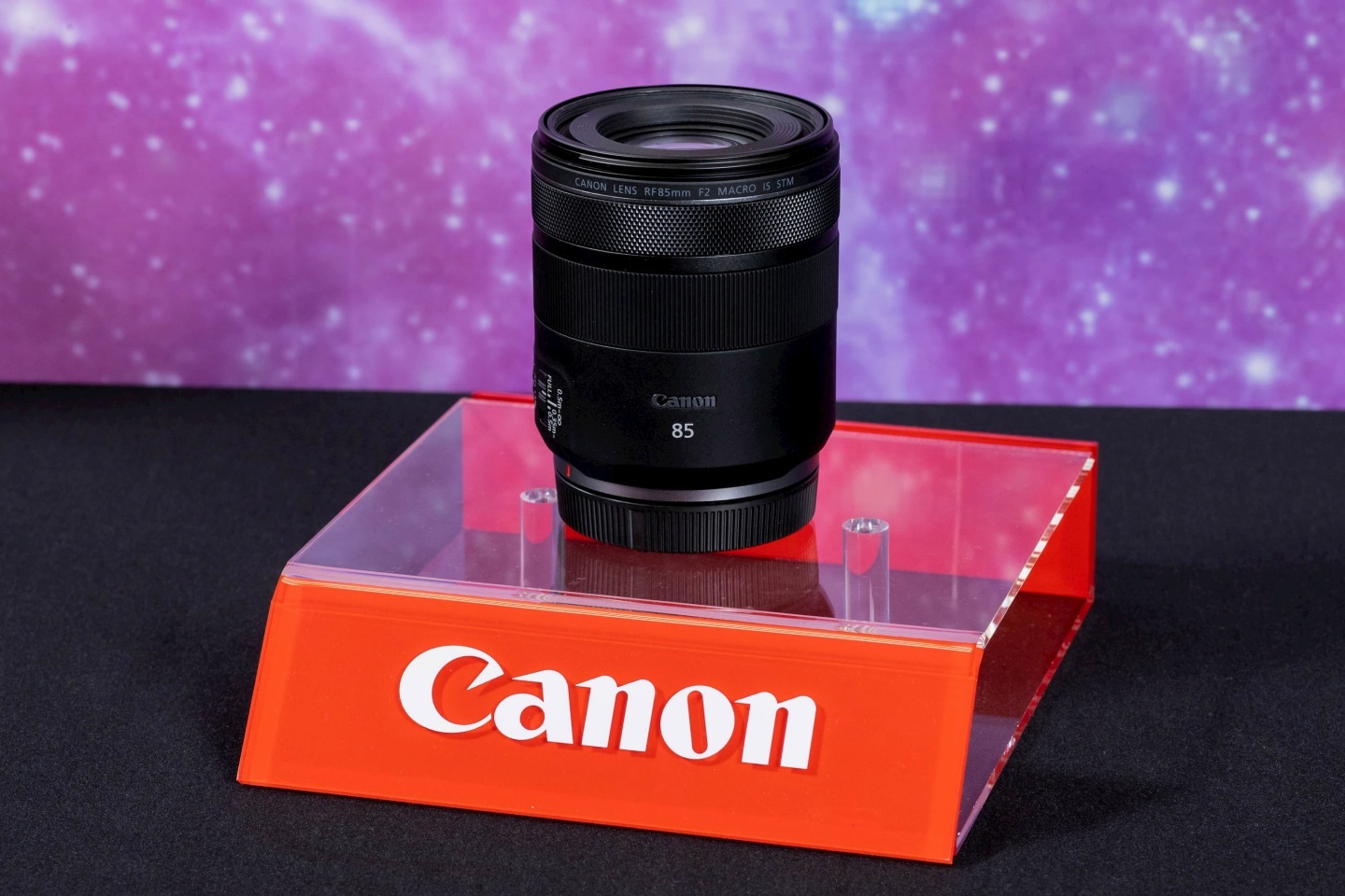 Canon 新推出無反機皇 EOS R5！45MP 20fps 連拍、加鏡頭支援八級防手震，可錄 8K 30fps 影片