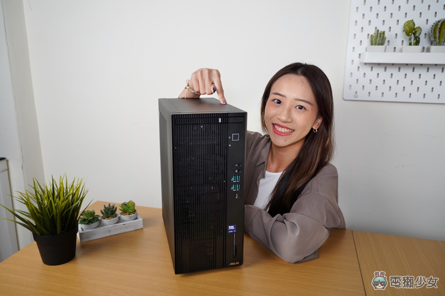 【開箱】ASUS ExpertCenter D900 Mini Tower （D900MF） 開箱：效率、好用兼顧的「西裝坦克」