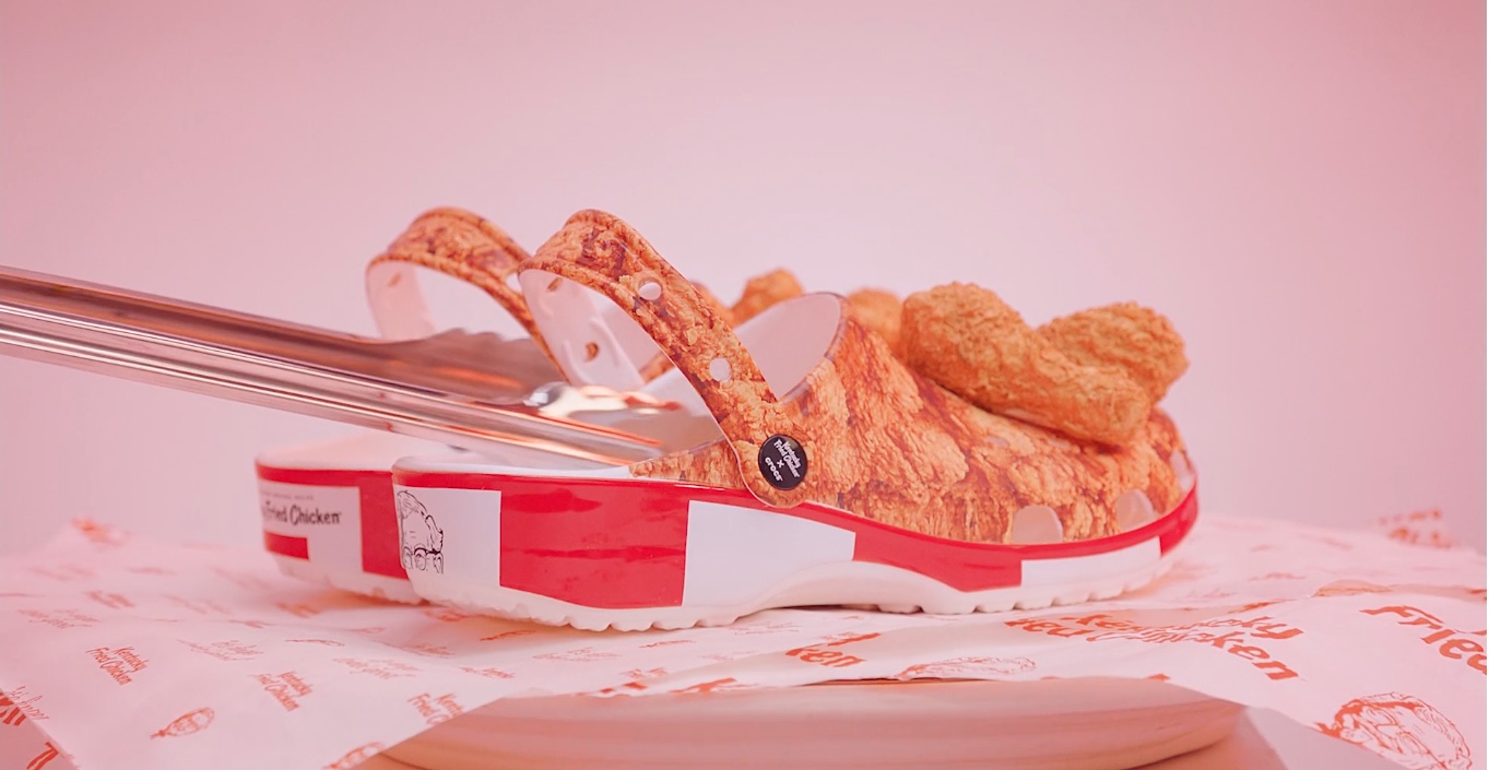 炸雞控快看！KFC 與 crocs 聯名推出『 炸雞鞋 』讓雙腳穿著一桶全家餐（？）