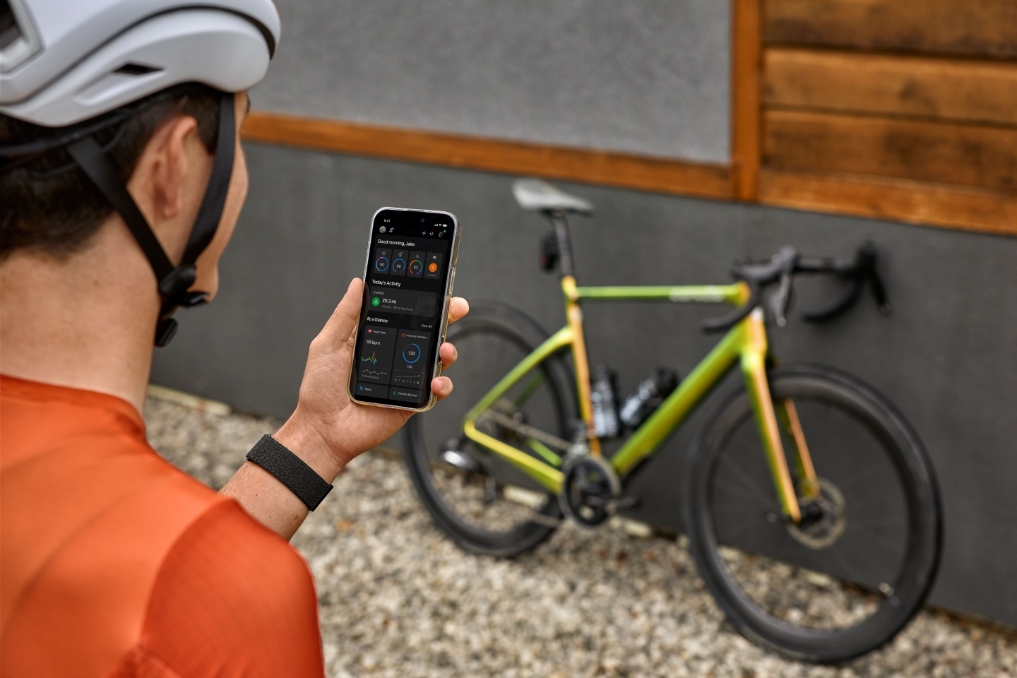 Garmin 首款無螢幕智慧手環 CIRQA 登場 沒有螢幕反而更專注？