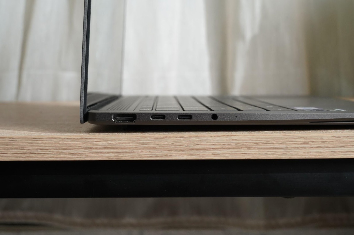 【評測】ASUS Zenbook S14 (UX5406AA) 開箱：不簡單的新機身 + 最新 Intel® Core™ Ultra 9 系列 3 處理器