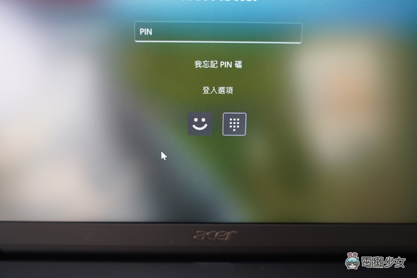 開箱｜商務取向 1.1 公斤！軍規強固耐用系 Acer TravelMate P6 14，再度愛上它？