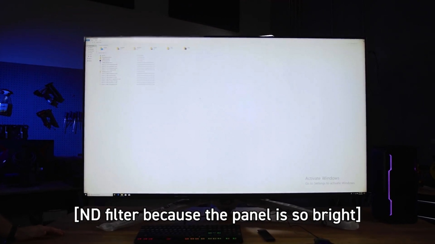 你看過65吋的4K螢幕嗎？國外YouTuber開箱超巨大ROG電競螢幕