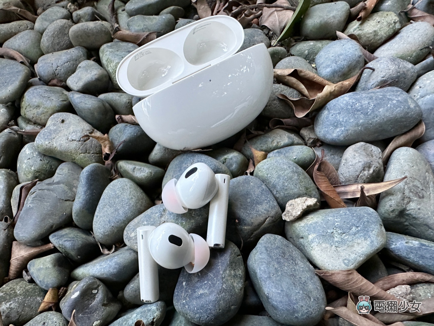 開箱｜realme Buds Air 5 Pro 一個月使用心得：好音質與舒服降噪兼具，售價兩千五有找！