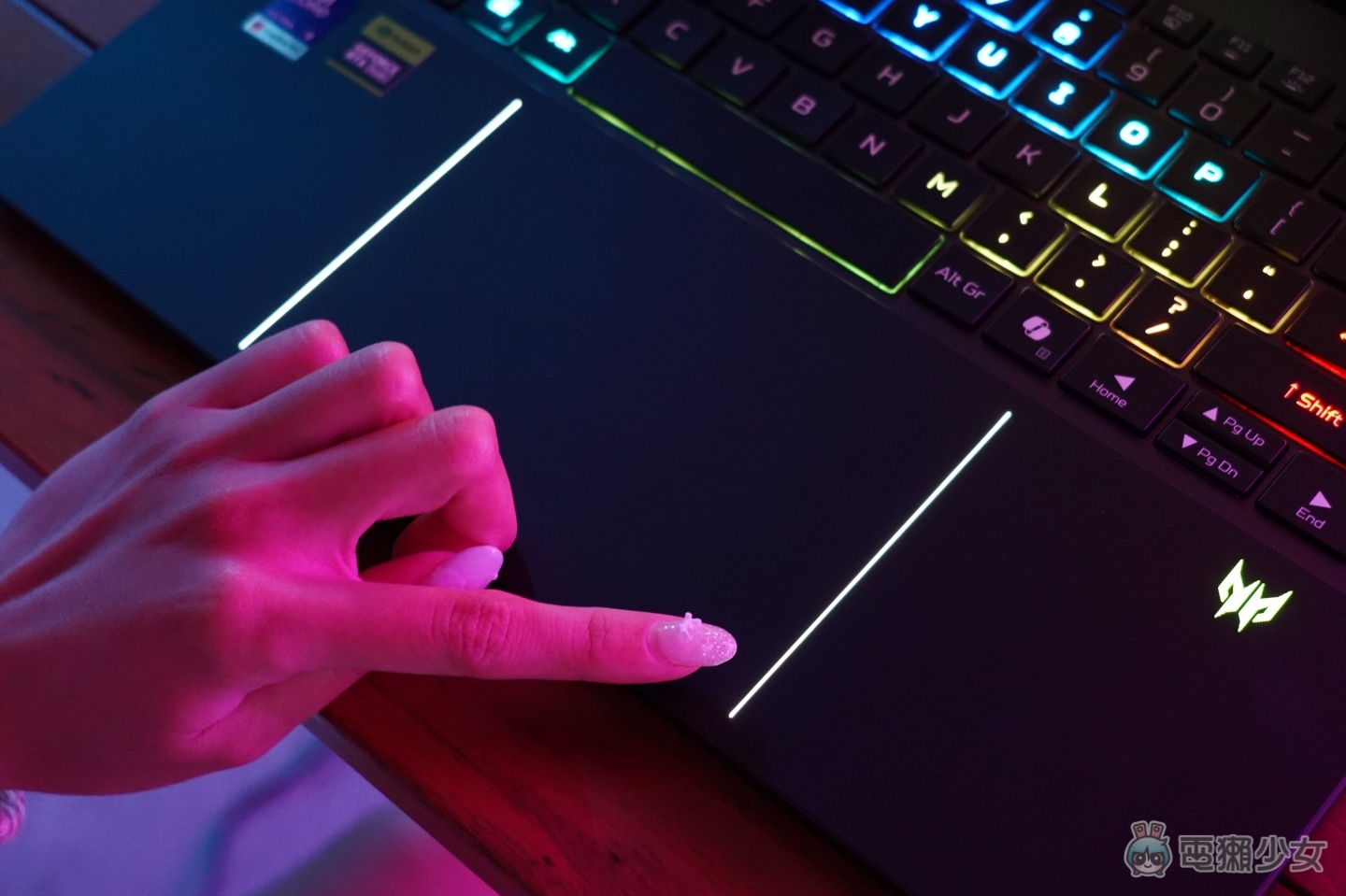 【開箱】Acer Predator Triton 14 AI 開箱：超好按的電競 + 創作者筆電
