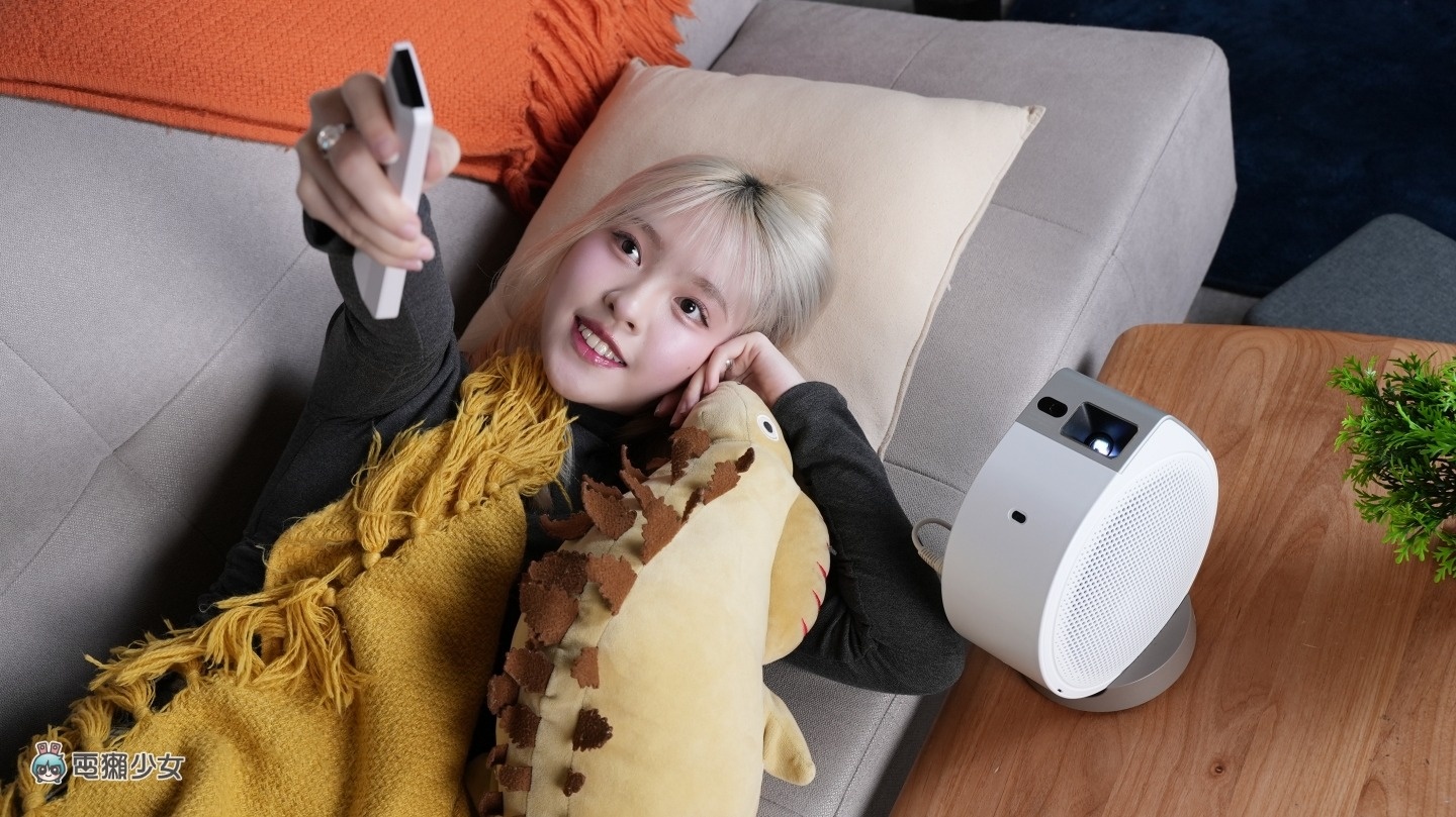 開箱 |為「 躺 」而生的投影機!用 BenQ GV32 躺著看電影是什麼樣的體驗!? 開箱 |為「 躺 」而生的投影機!用 BenQ GV32 躺著看電影是什麼樣的體驗!?