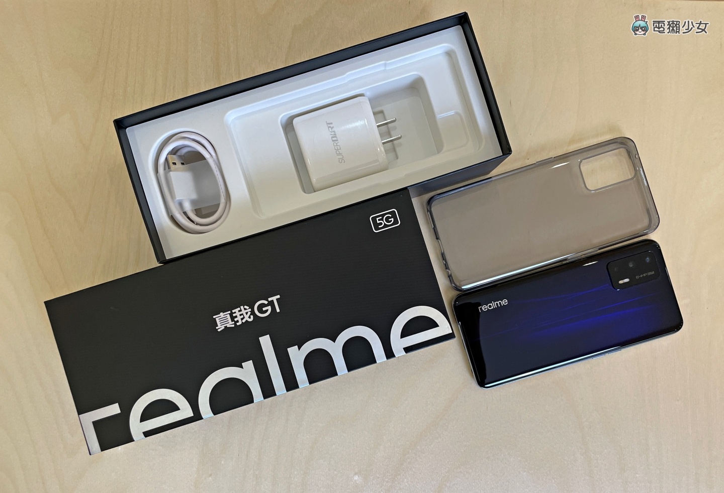 最便宜的 S888 手機來了！『 realme GT 』陸版開箱 拍照、遊戲快速上手實測 售價 NT$15,990