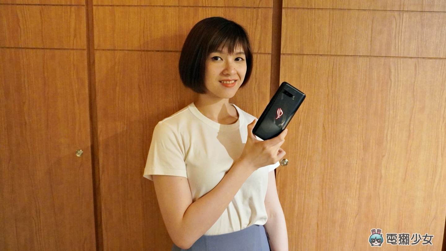 出門｜ ROG Phone 3 電競手機在我手上！背面設計變得更簡約 搭載 S865+ 處理器、144Hz 的螢幕更新率