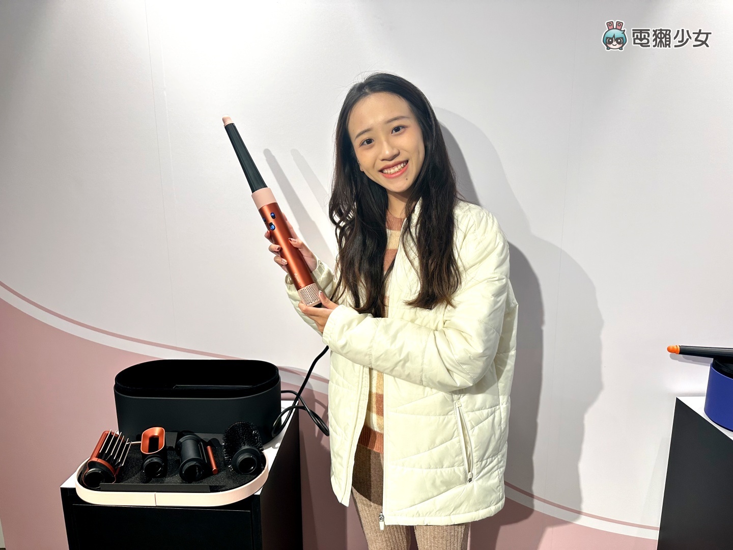 『 Dyson Airwrap i.d. 』在臺灣上市！Supersonic Nural 和 Airstrait 絲絨紅新春色限定色同步登場