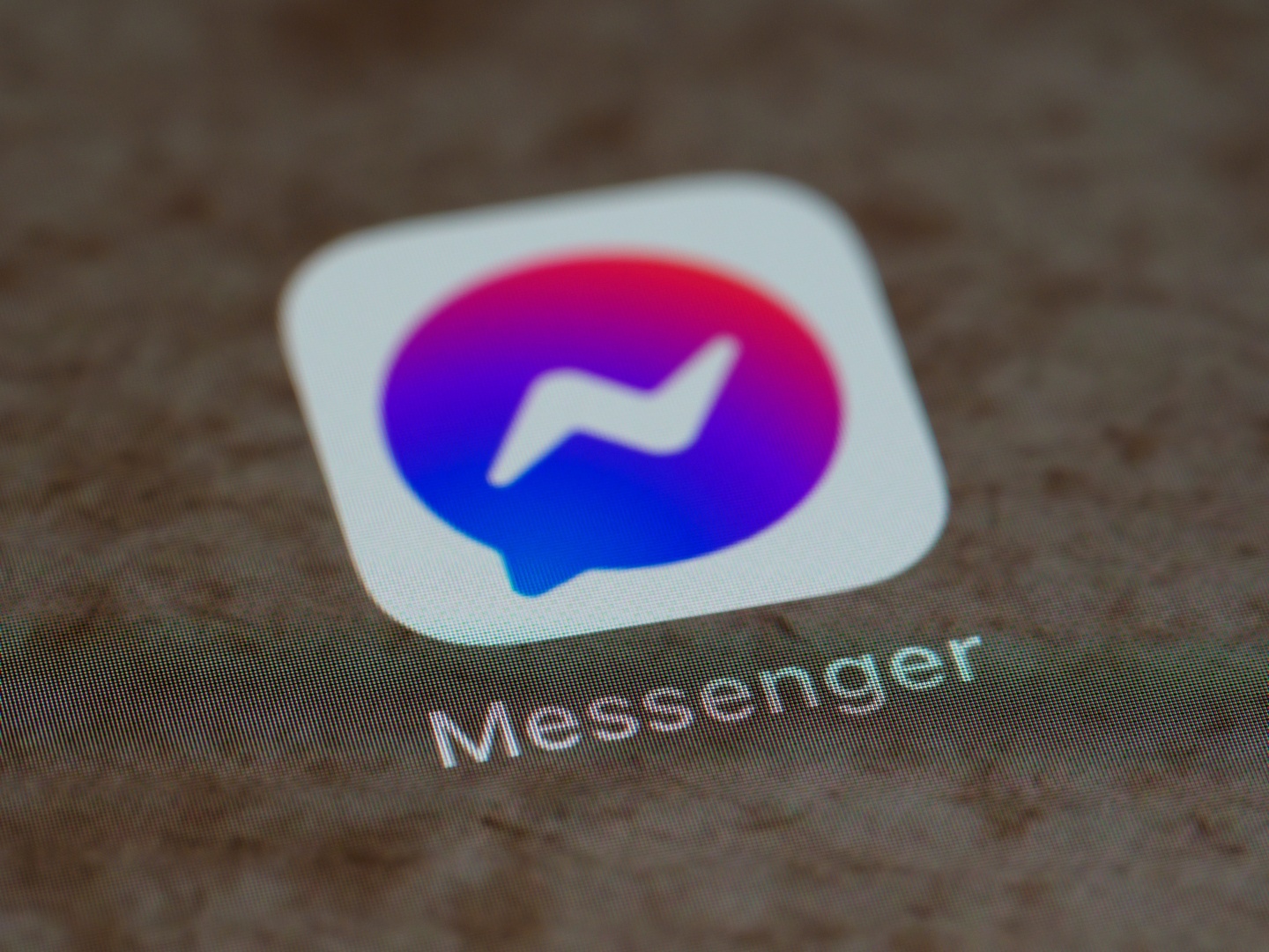 Messenger 將不再支援手機簡訊！未來也會與 Facebook 重新整合為一