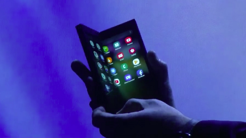 既是手機也是平板 三星首支摺疊手機正式發表！