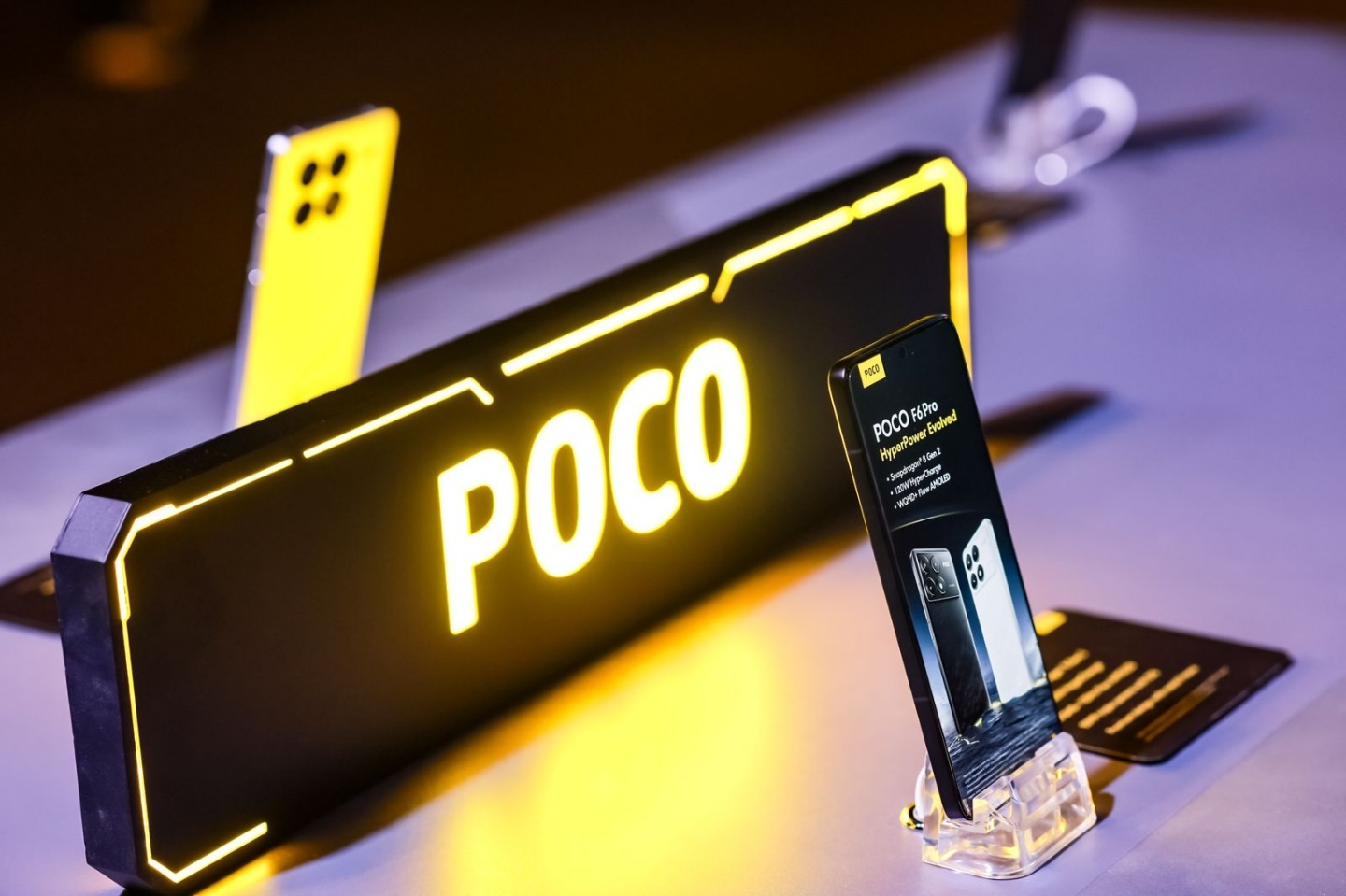 POCO F6 系列新機登場！POCO F6 Pro 搭載 Snapdragon 8 Gen 2，還支援 120W 快充