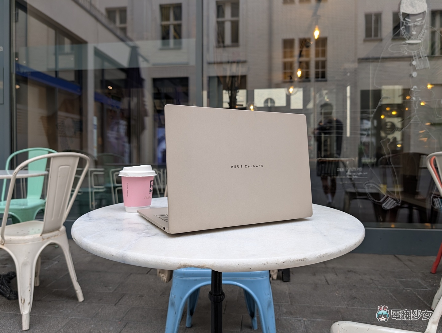 我選了一台高通筆電  ASUS Zenbook A14（UX3407）不到四萬元、低於一公斤