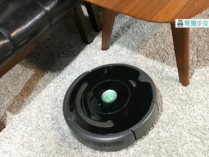 開箱｜不在家也能使喚『 iRobot Roomba 670 』掃地機器人 手機遠端操控還具有自行脫困功能？！
