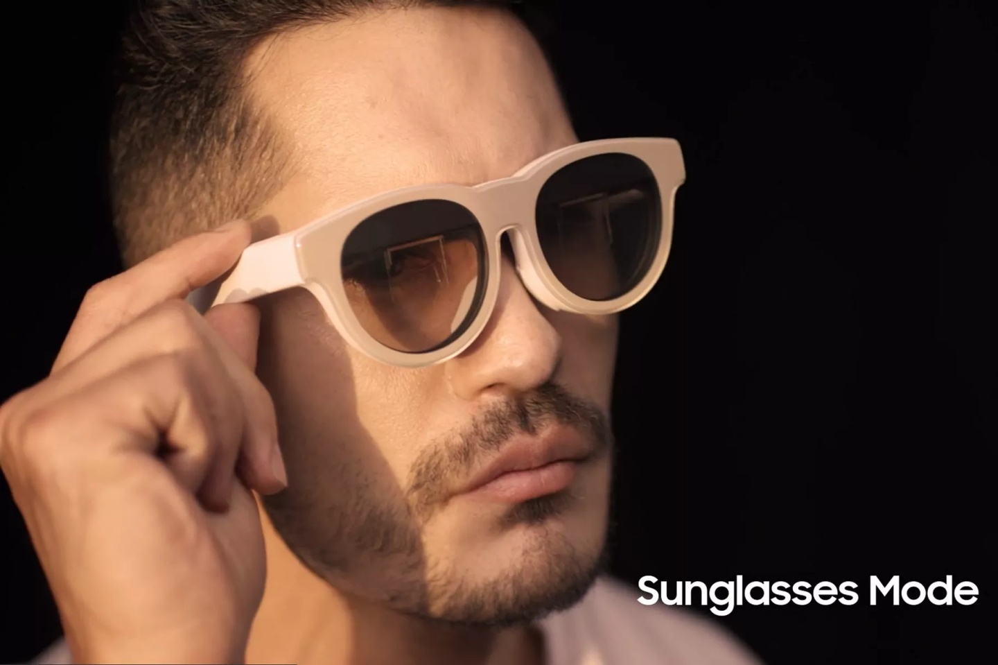 三星 AR 眼鏡功能流出！可能就叫『 Samsung Glasses Lite 』可投影巨大虛擬螢幕 看電影玩遊戲一副就搞定