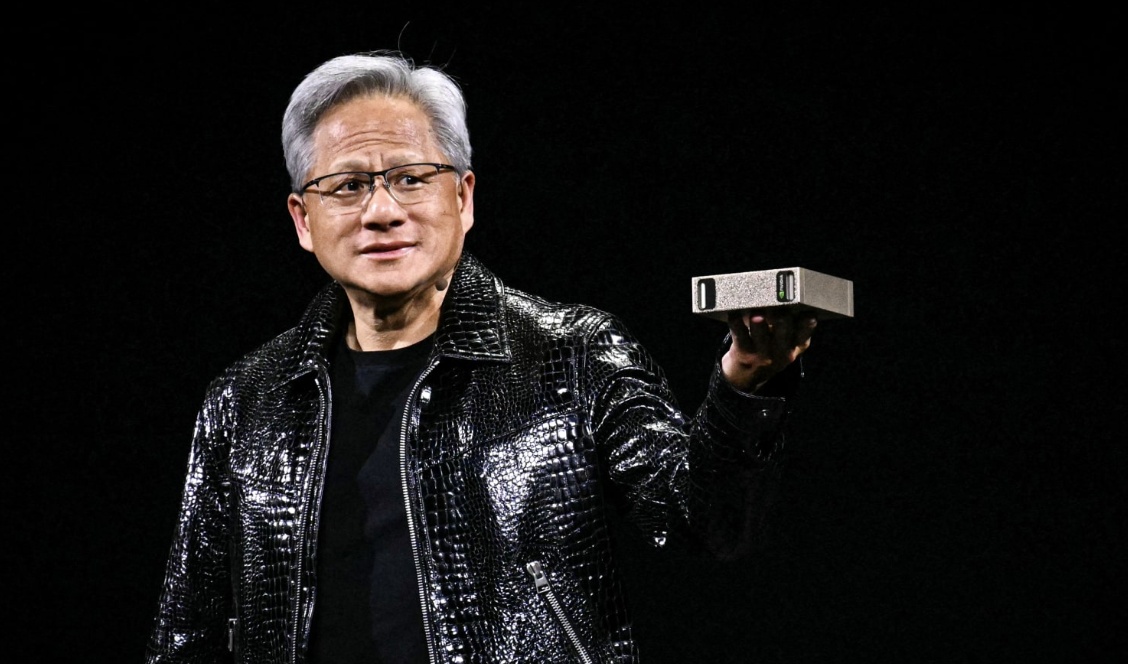 AI 帶來末日嗎？黃仁勳直言悲觀派領袖患上「上帝情結」！