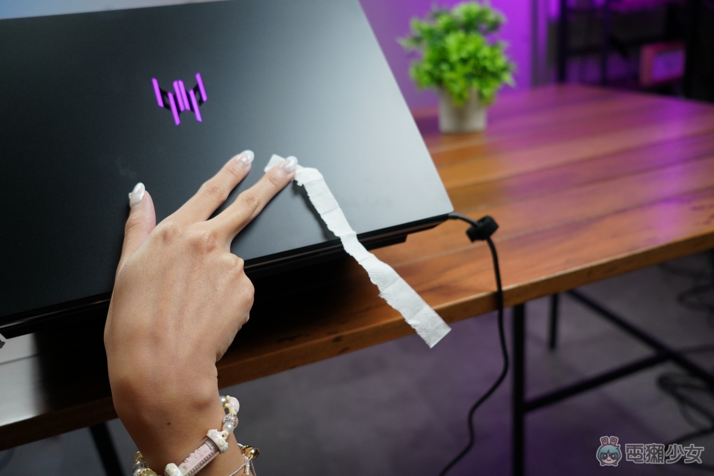 【開箱】Acer Predator Triton 14 AI 開箱：超好按的電競 + 創作者筆電