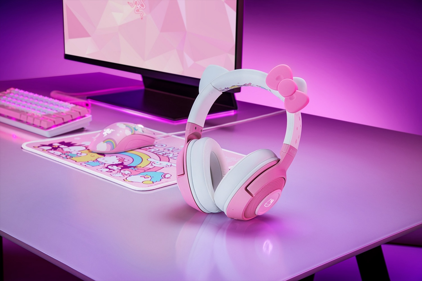 太粉太可愛！Razer 推出 Hello Kitty 系列電競周邊 無線耳機、滑鼠、電競椅通通都有