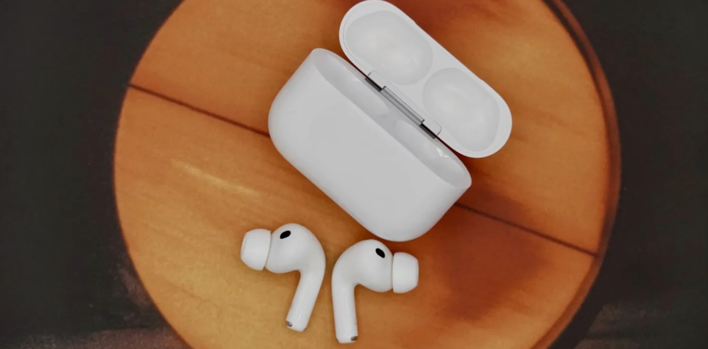 相機版 AirPods 傳進入測試末期，AI 穿戴大戰要來了！