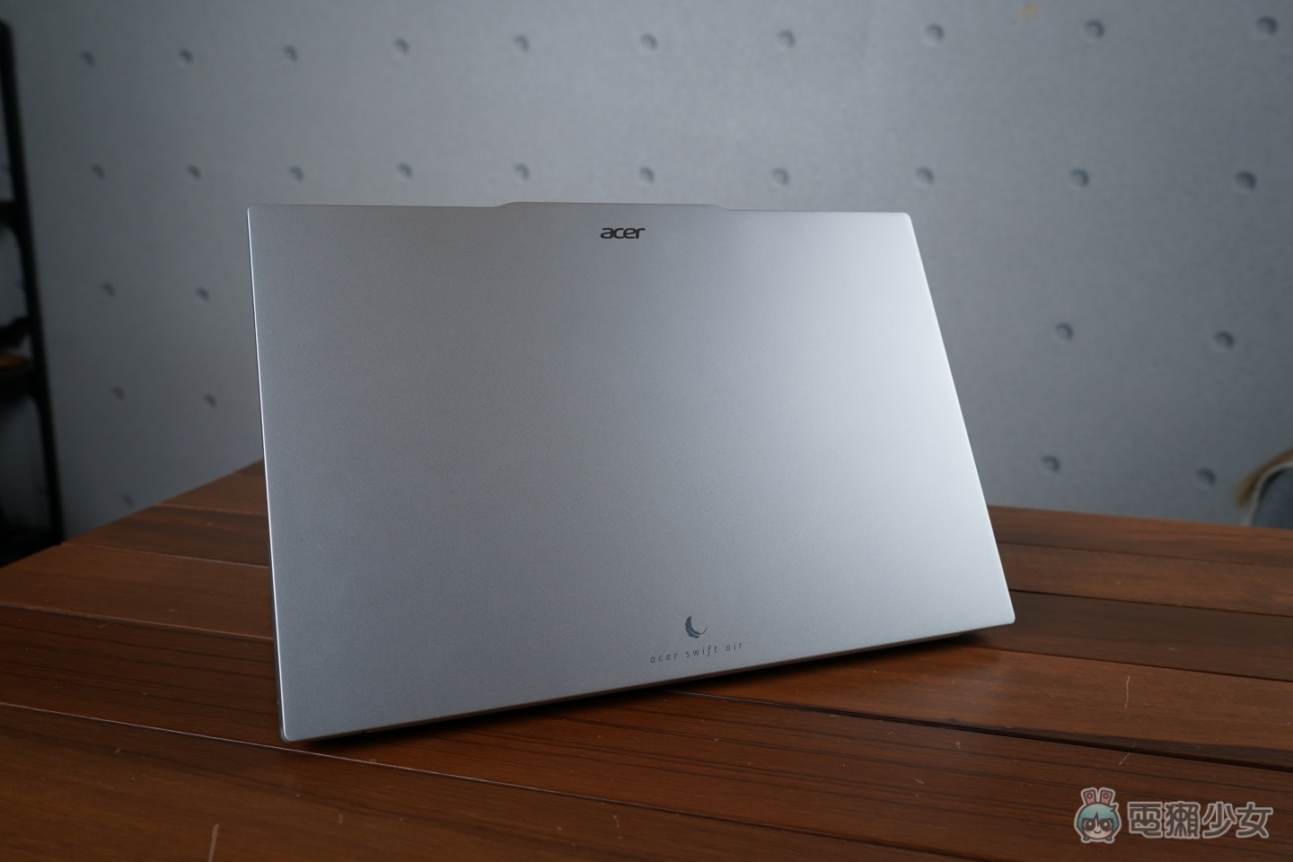 【評測】Acer Swift Air 16 上手體驗:打破物理限制?輕得像「模型機」的 16 吋筆電 【評測】Acer Swift Air 16 上手體驗:打破物理限制?輕得像「模型機」的 16 吋筆電