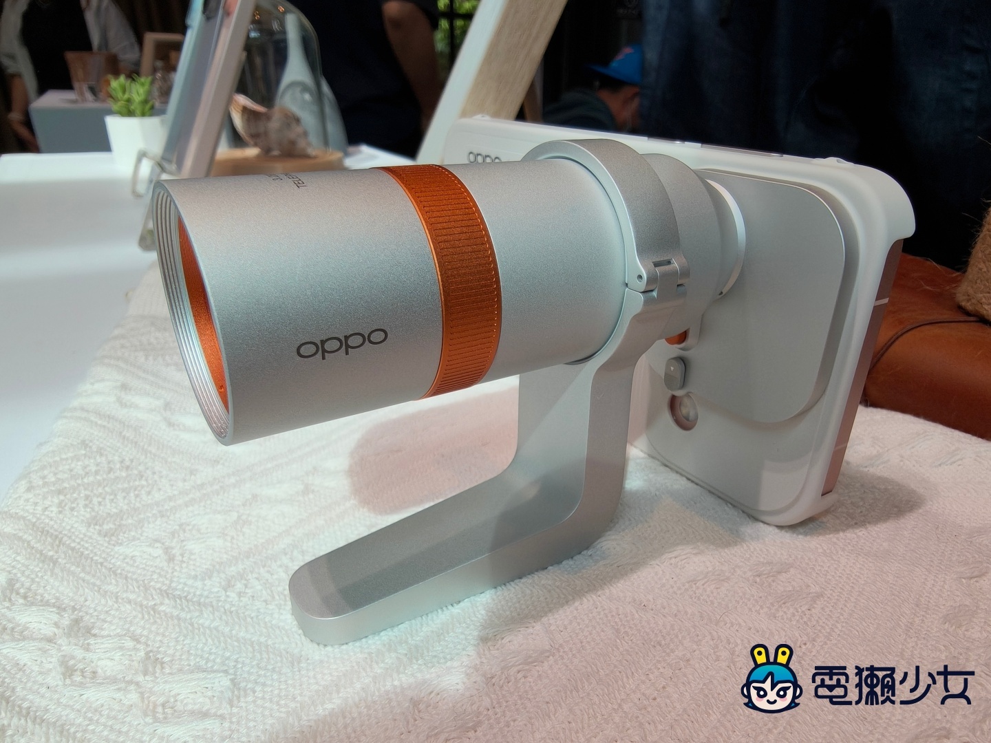 OPPO Find X10 系列亮相！哈蘇增距鏡套組美到想收藏