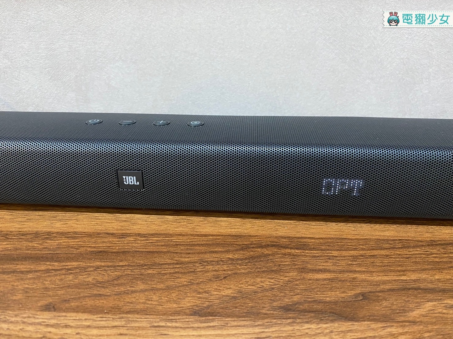 開箱｜Soundbar + 重低音單體『 JBL Bar 5.1 』真無線環繞喇叭 帶來不輸電影院環繞與渾厚感