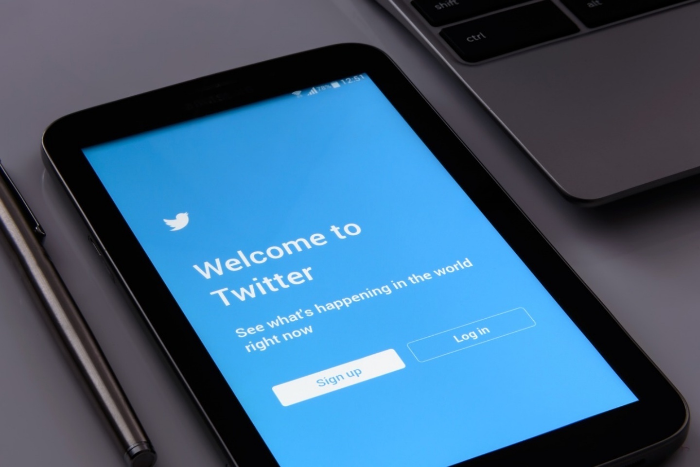 Twitter 沒登入不能看？馬斯克祭『 緊急措施 』限制每天瀏覽的推文數量