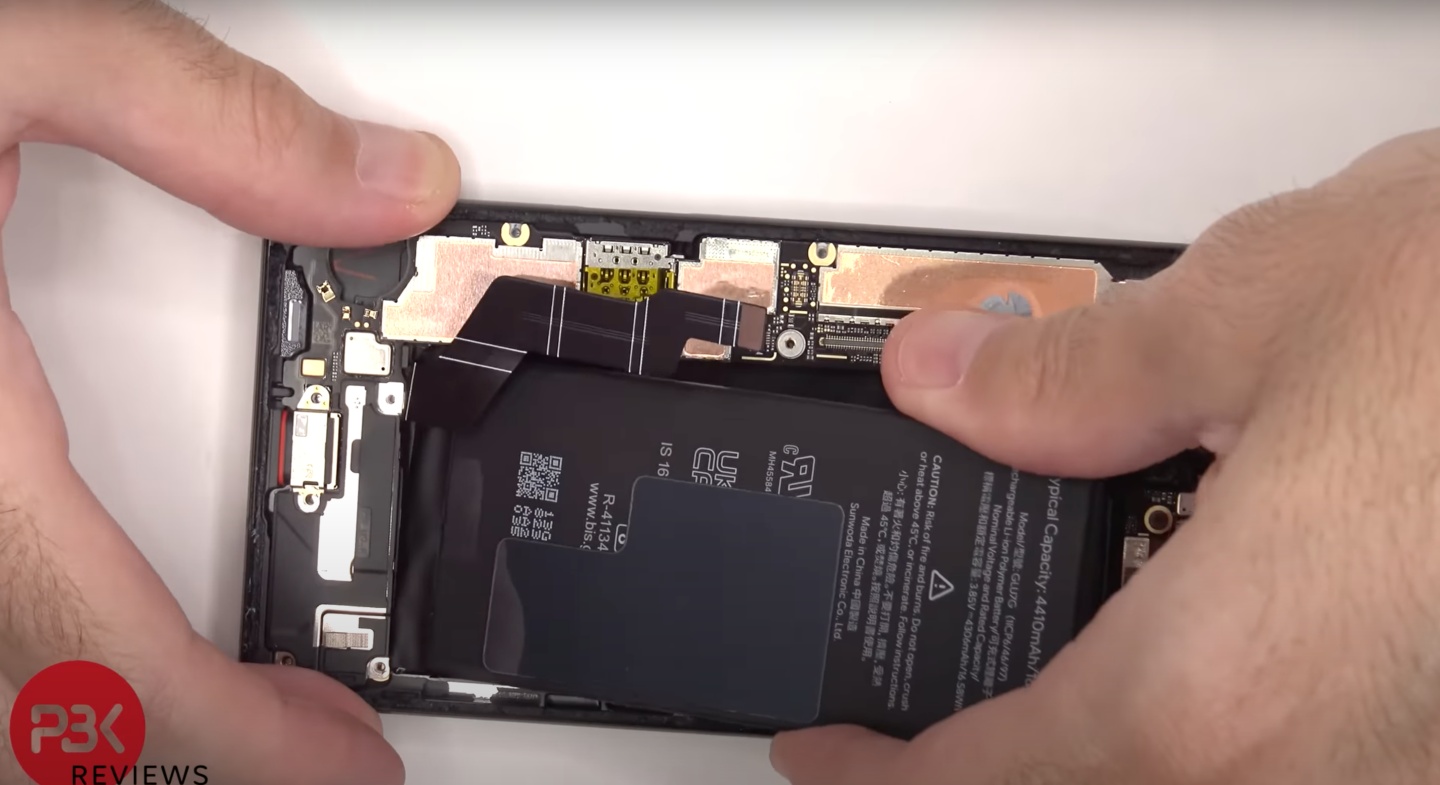 外媒拆解 Google Pixel 6a：電池更好拆了，且會是支蠻好維修的手機！