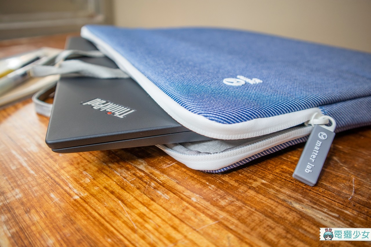 私物開箱｜原來有隱藏式提把設計阿之終於買到理想筆電包：matter lab BLANC MacBook 13吋 2WAY可手提保護袋