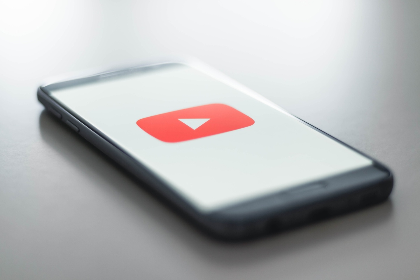 YouTube 兩個新功能上線！雙指縮放最高可以到幾倍？精準跳轉讓體驗更精緻