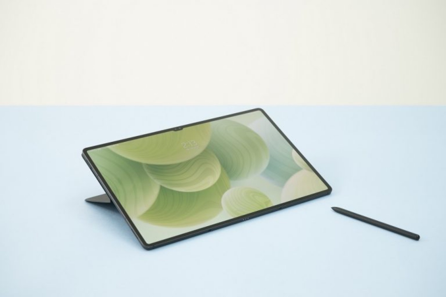 想拿平板電繪？盤點 Galaxy Tab S8 Ultra、Surface Pro 9、iPad Pro 誰才是最適合你的生產力工具？