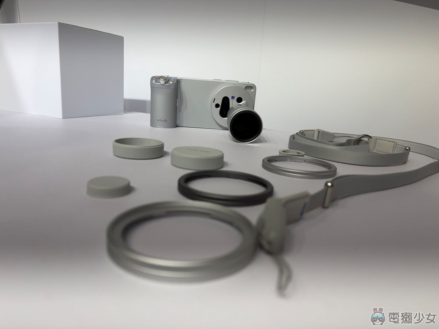 出門|手機還是口袋攝影機?vivo X300 Ultra 震撼登台 攜手 X300 FE 打造全焦段創作宇宙 出門|手機還是口袋攝影機?vivo X300 Ultra 震撼登台 攜手 X300 FE 打造全焦段創作宇宙