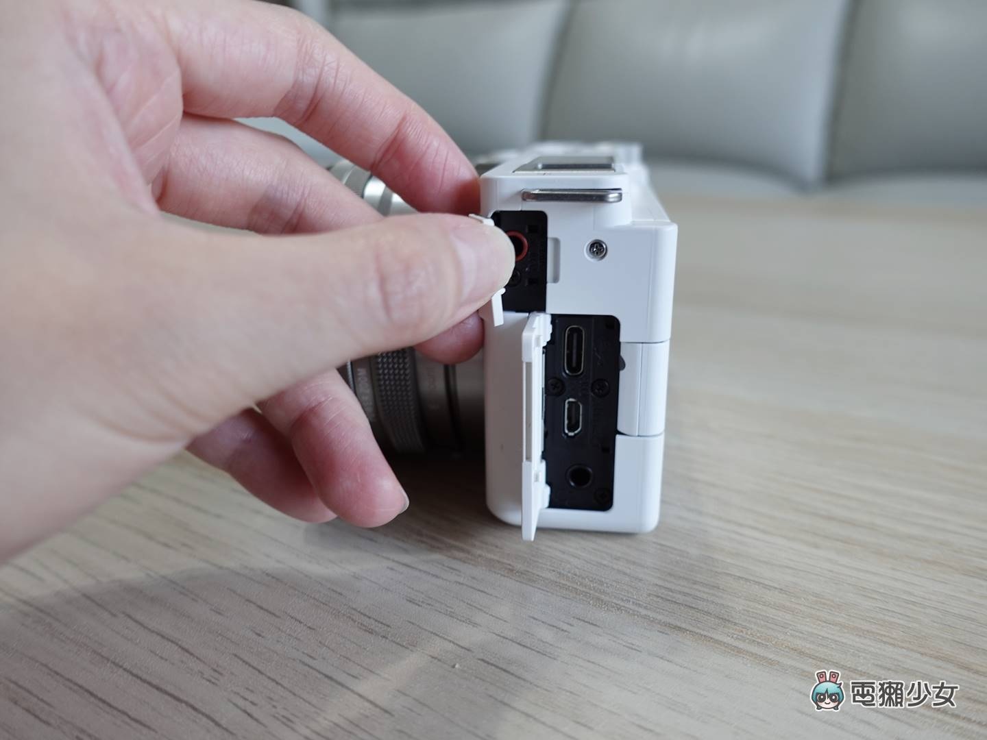相機新手請選 Sony ZV-E10，側翻螢幕、簡化按鈕、量身打造的 Vlog 專用機