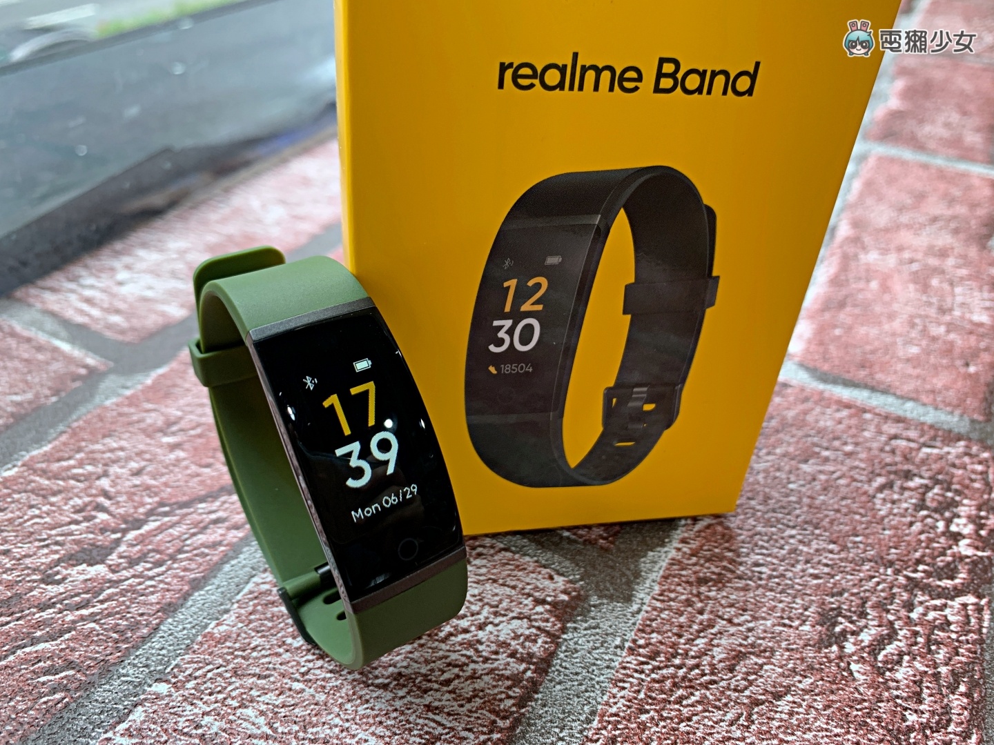 開箱｜只要NT$ 1,299！realme Watch 高 CP 值智慧手錶，支援 IP68、14 種運動模式、還可以測血氧！(加映：realme Band)