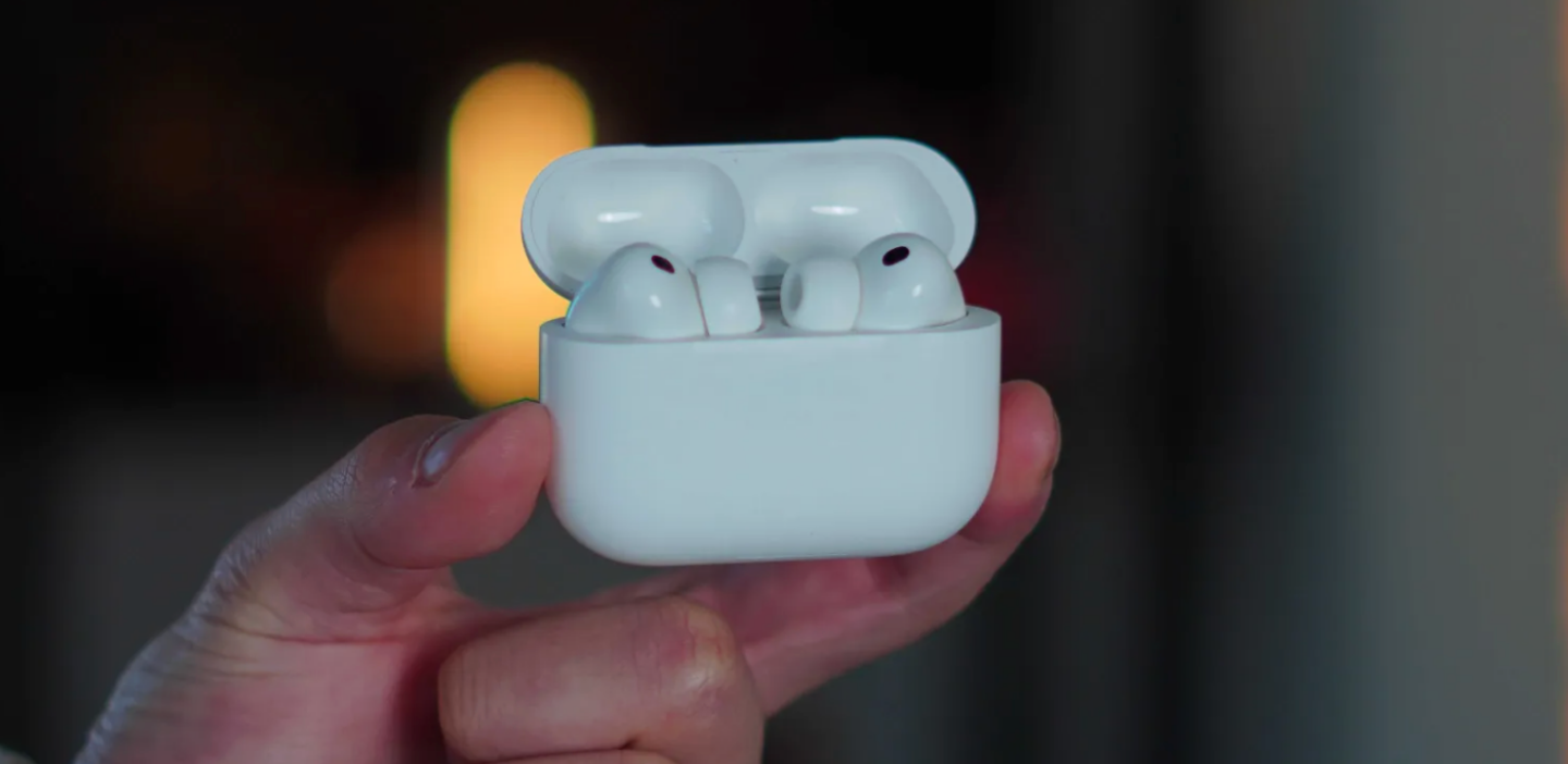 相機版 AirPods 傳進入測試末期，AI 穿戴大戰要來了！