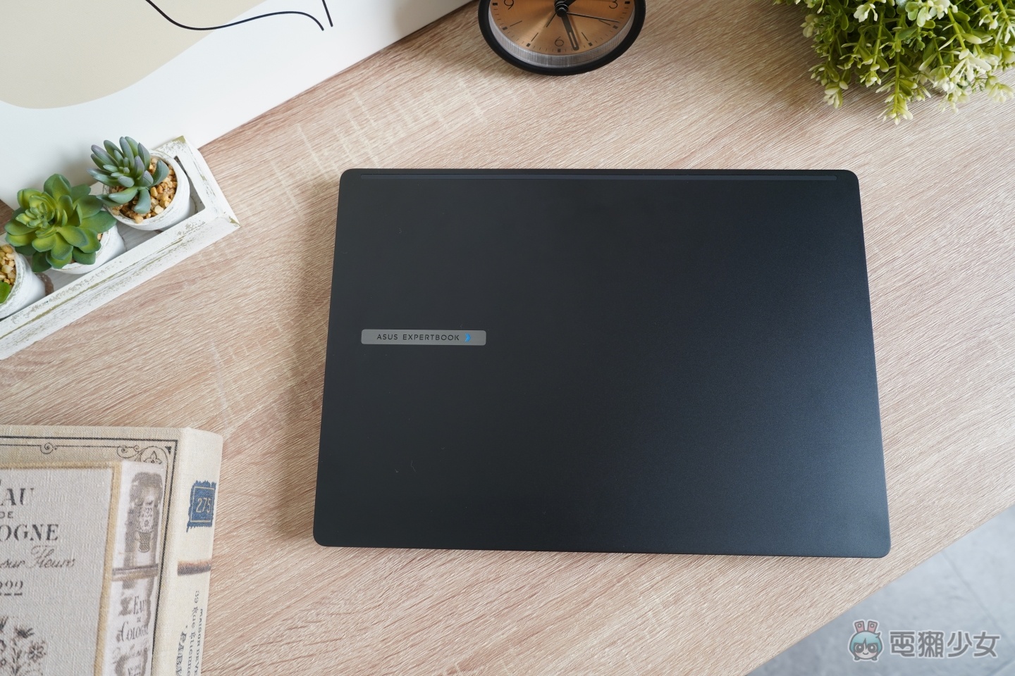 【開箱】ASUS ExpertBook B5 （B5405CCA）出門在外最挺你的商務好夥伴