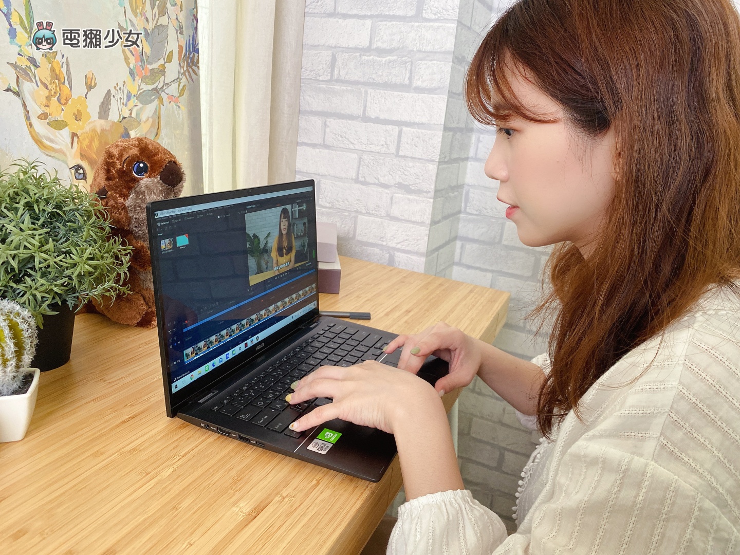 開箱｜『 ASUS ZenBook Flip 14 (UX463) 』翻轉觸控筆電！搭載虛擬數字觸控板又有 360 度可翻轉觸控螢幕！