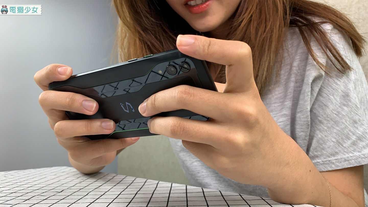 開箱｜『 黑鯊遊戲手機2 』完整實玩實測！怎麼在吃雞手遊中使用新功能獲勝？