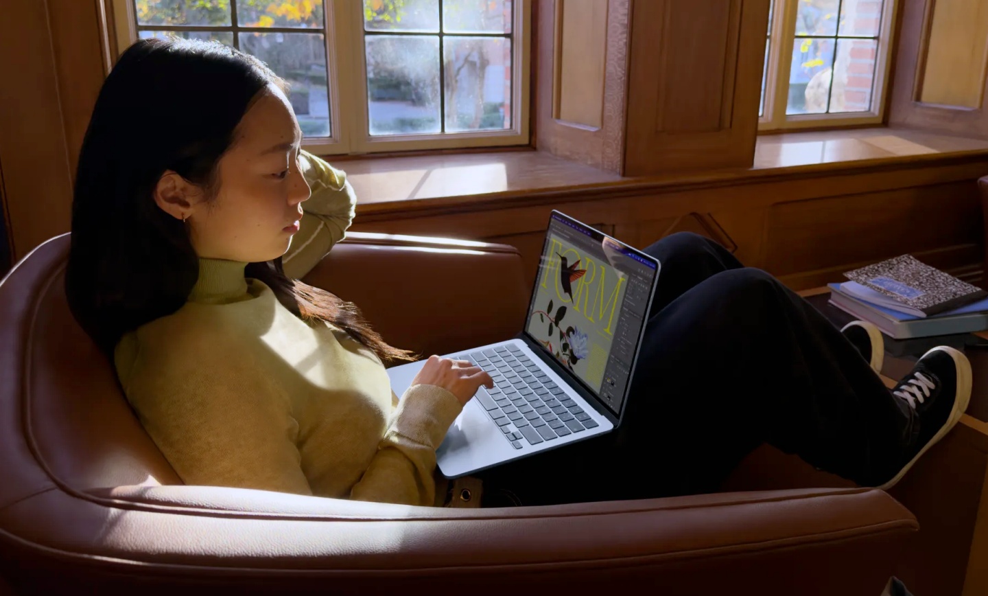 MacBook 充電把床墊燒出大洞!電池警訊很重要 MacBook 充電把床墊燒出大洞!電池警訊很重要