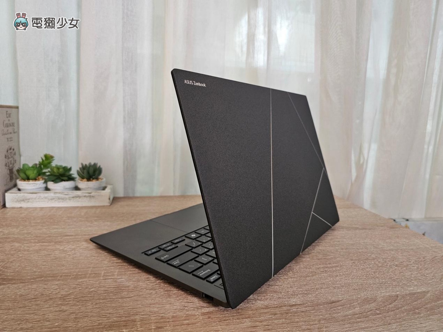 Intel 沒有輸！x86 架構有 19 小時驚人續航，又薄又輕又美 ASUS Zenbook S 14 (UX5406) 開箱