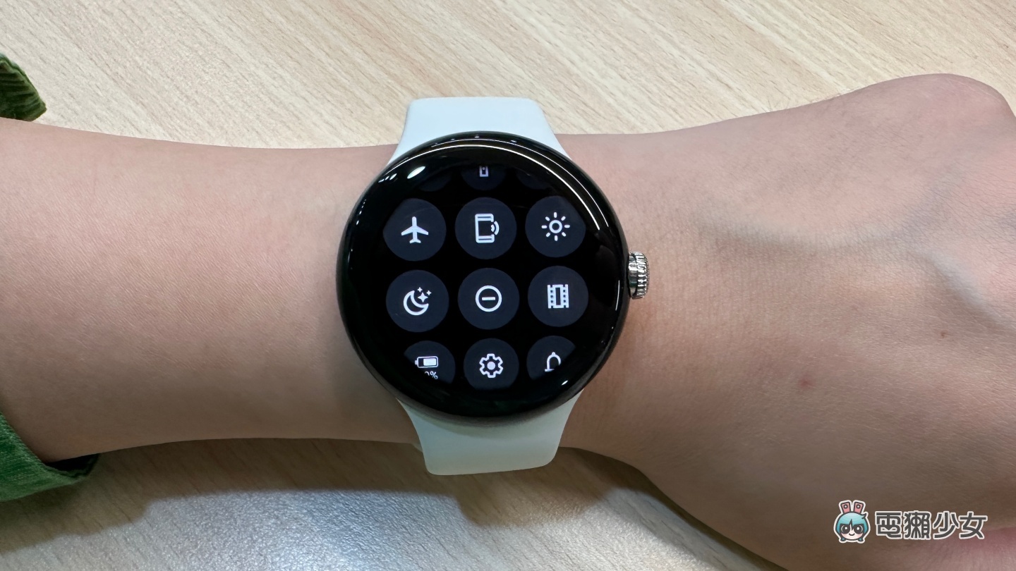 Google Pixel Watch 快速開箱！新版 Wear OS 介面流暢 圓形錶面美到我一秒被收服