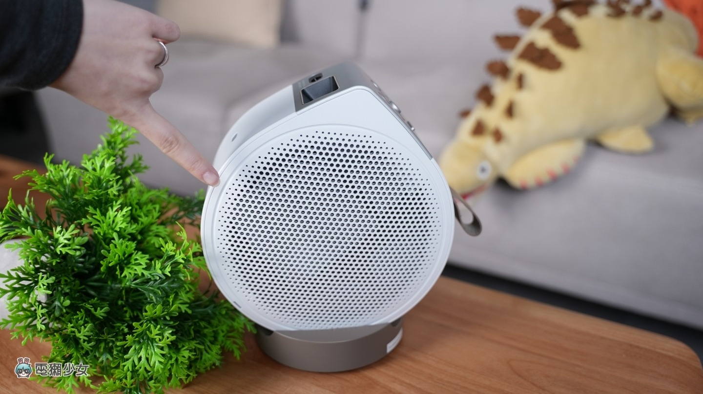 開箱 |為「 躺 」而生的投影機!用 BenQ GV32 躺著看電影是什麼樣的體驗!? 開箱 |為「 躺 」而生的投影機!用 BenQ GV32 躺著看電影是什麼樣的體驗!?