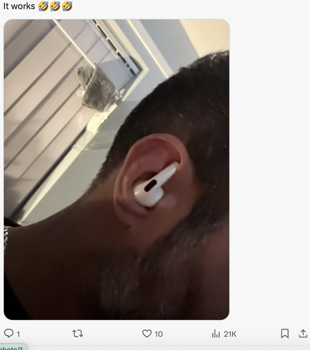 原來你戴了好幾年的 AirPods 根本戴錯?全球爆紅「正確戴法」掀戰火,連 AI 都來插嘴 原來你戴了好幾年的 AirPods 根本戴錯?全球爆紅「正確戴法」掀戰火,連 AI 都來插嘴