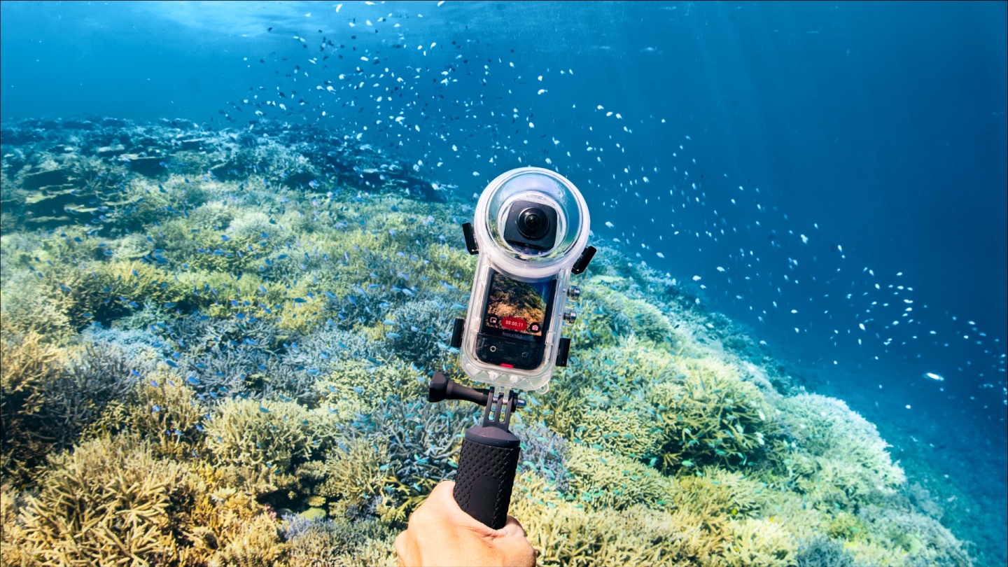 全新 Insta360 X3 全隱形潛水套裝上市了！水下攝影可以無縫全景跟隱形自拍？