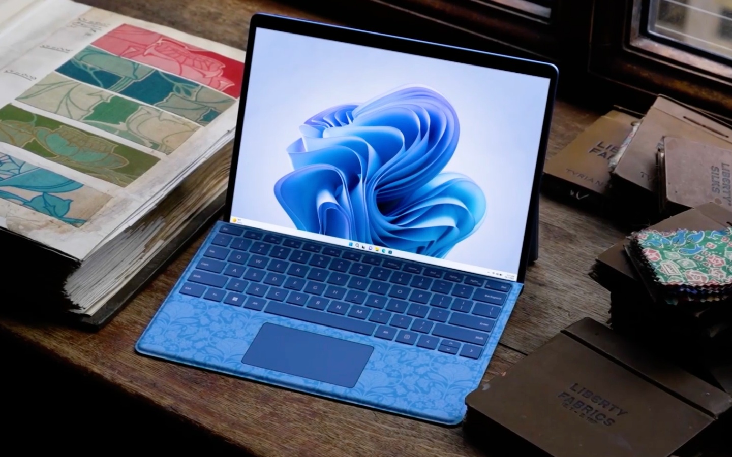 微軟新一代 Surface 系列產品出爐！還有 Microsoft 365 新出 AI 製圖軟體服務