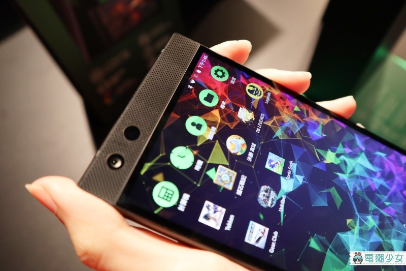 出門｜Razer Phone 2電競手機正式登台！120Hz螢幕、8GB RAM、信仰閃燈 售價25990元