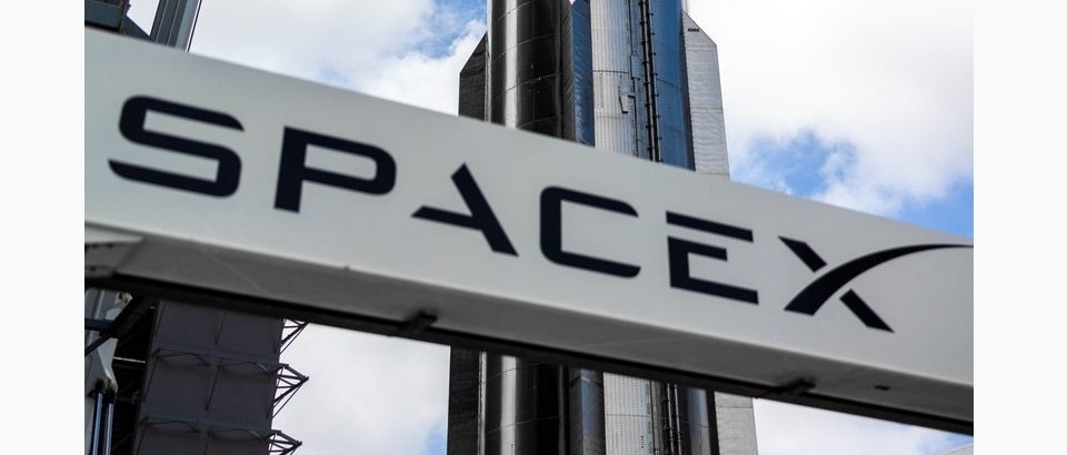 SpaceX 今天掛牌!史上最大 IPO、台灣人能買到馬斯克的火箭股嗎?|電獺少女 SpaceX 今天掛牌!史上最大 IPO、台灣人能買到馬斯克的火箭股嗎?|電獺少女